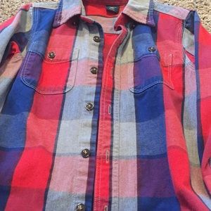 Adorable Gap flannel shirt! Size 5!